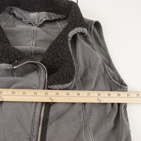 NSF Washed Gray Oversized Utility Vest Sherpa Lined Womens Sz M - Picture 3 of 8